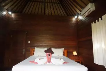 Pension Nyoman Guesthouse And Grill