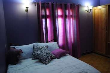 تختخواب و صبحانه Saruni River Lodge