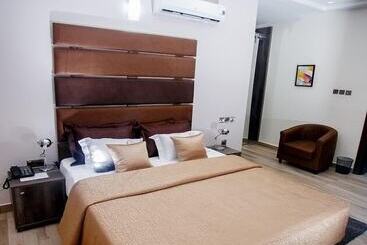 Gei8 Hotels & Lounge