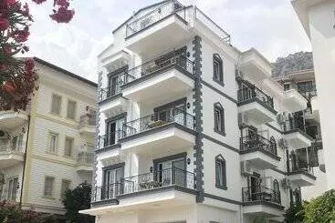 هتل آپارتمان Dekatria Rooms&aparts