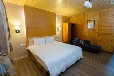 هتل Dragon Manor Resort