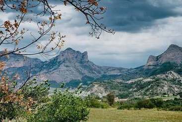 Отель Camping Bungalow Parque Isábena