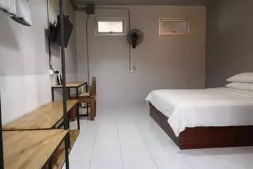 پانسیون Siri Guesthouse @ Surat Thani