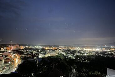 Отель Ton Aoi Grand