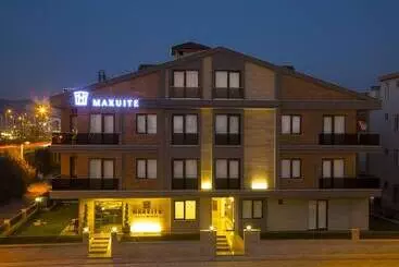 Maxuite Hotel In Home