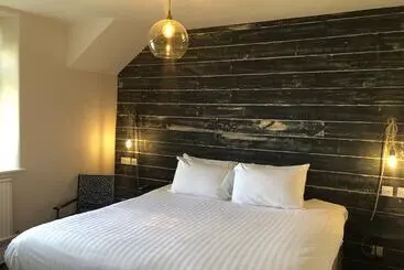 Hostal The Wheatsheaf