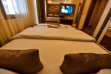 هتل آپارتمان Serah Residence