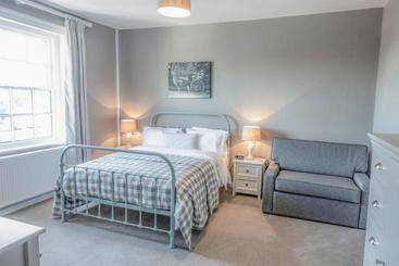 호텔 The Saracens Head