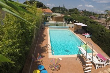 ツーリストアパートメント Maison De Vacances Les Pins