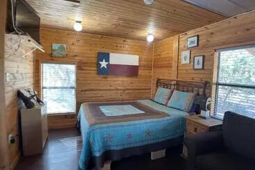 一軒屋 Walnut Canyon Cabins