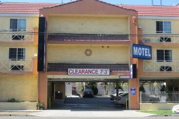 هتل Starlight Inn, Valley Blvd   Downtown La