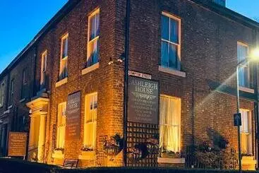 Pensió Ashleigh House