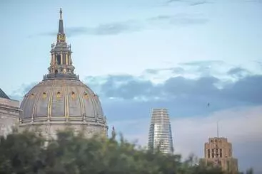 Majatalo Hayes Valley Inn