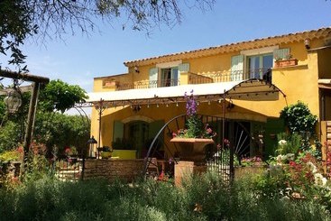 بنسيون La Capucine