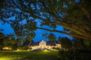 コテージ Elewana The Manor Ngorongoro