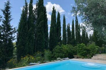 דירות לתיירים Le Mas Dormant En Provence