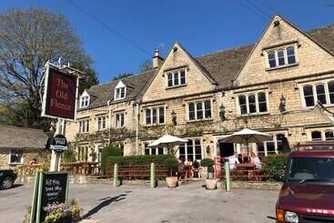 آپارتمان‌های توریست‌ها Old Fleece Apartments