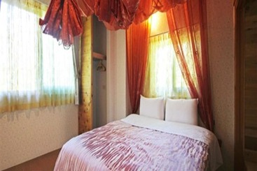 تختخواب و صبحانه Home Of The Fireflies