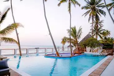 Hotel Tiki Beach Club And Resort