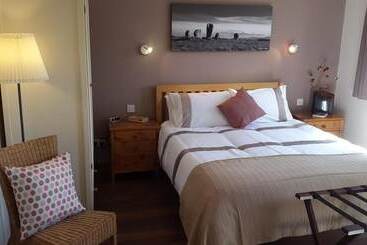 تختخواب و صبحانه Pantile Lodge