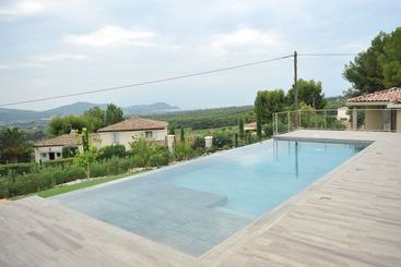 ツーリストアパートメント Habitation & Charme