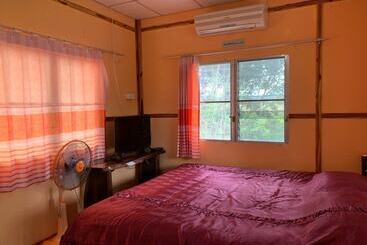 Hotel At Trin Khao Kho