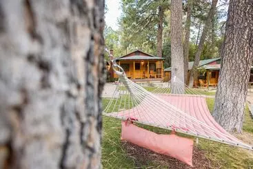 هتل Ruidoso Lodge Cabins