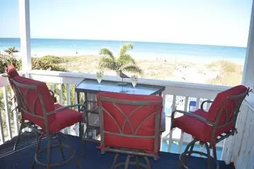 ツーリストアパートメント Beachfront Bliss Villas