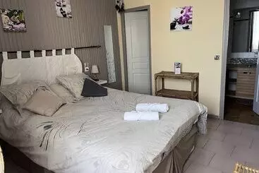 Bed and Breakfast La Coquillade Chambres D Hôtes