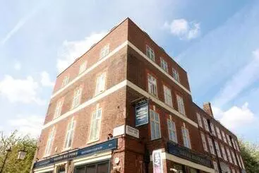 Hostelli Three Falcons