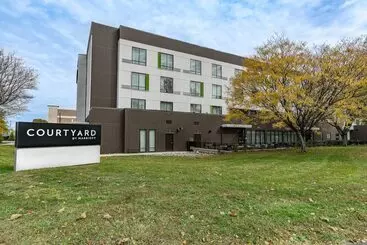Hotelli Courtyard By Marriott West Springfield