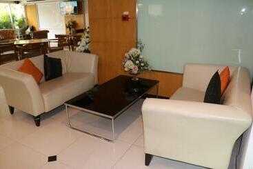 מלון דירות Sena House