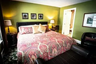 Aamiaismajoitus (B&B) Twin Oaks Inn