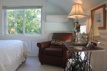 Captain David Kelley House Bed & Breakfast