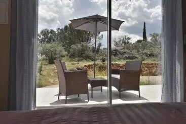 Chambres D Hotes, B&b Climatisees La Borrellienne