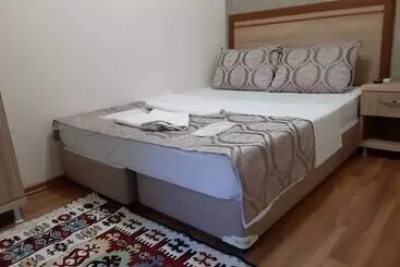 アパートホテル Burak Apart