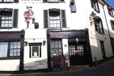 Otel Smugglers Haunt