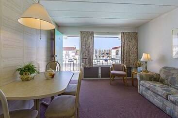 Panoramic Motel & Apartments