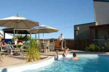 The Lakes Apartments