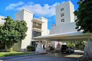 Coral Beach Hotel And Condominiums