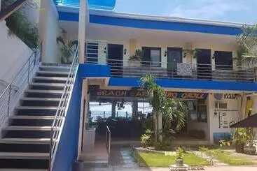 ホテル Mangos Beachfront Resort