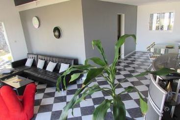 Жильё для туристов Villa Legarnisson