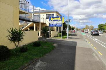 Апарт-отель A'abode Motor Lodge