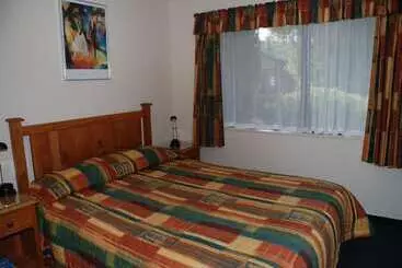 Motel Cottage Park Motor Lodge And Conference Centre