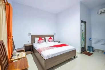 Hotel Azalea Syariah By Oyo Rooms