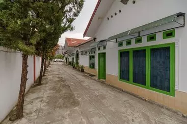 Pension Reddoorz Near Jalan Mayjen Sutoyo Bengkulu