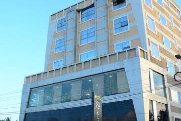 בית מלון כפרי Cliff Ten