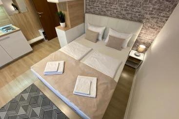 پانسیون Apartments & Rooms Mostar Story