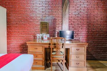 호스텔 Oyo 774 Villa 007 Sengkaling