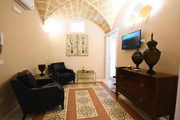 B&b Laura  Luxury Rooms